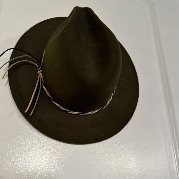 NWOT Tillys Olive Green Women’s Fedora Hat - One Size Fits All - Picture 3 of 10